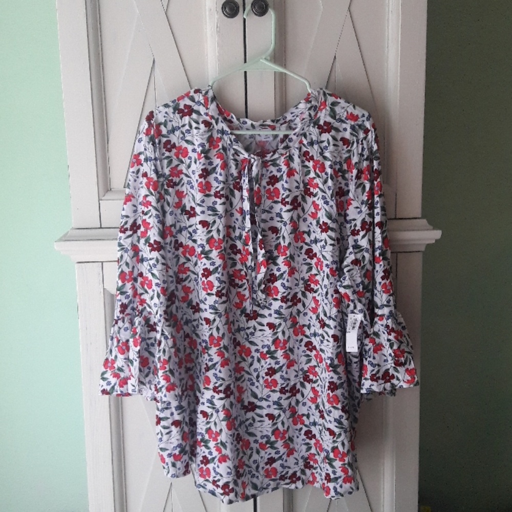 NWT Floral Bell Sleeved Top